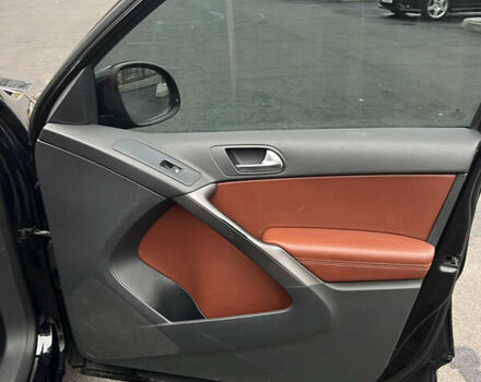 Черный Фольксваген Тигуан, объемом двигателя 1.98 л и пробегом 245 тыс. км за 9400 $, фото 18 на Automoto.ua