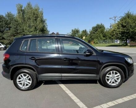 Черный Фольксваген Тигуан, объемом двигателя 2 л и пробегом 205 тыс. км за 4500 $, фото 1 на Automoto.ua