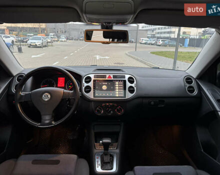 Чорний Фольксваген Тігуан, об'ємом двигуна 2 л та пробігом 290 тис. км за 10200 $, фото 30 на Automoto.ua