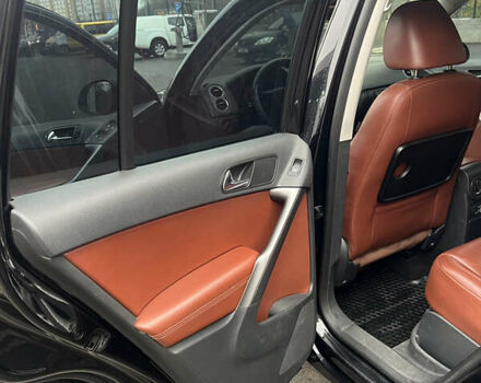 Черный Фольксваген Тигуан, объемом двигателя 1.98 л и пробегом 245 тыс. км за 9400 $, фото 13 на Automoto.ua