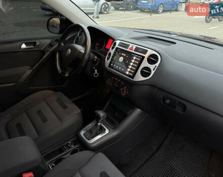 Чорний Фольксваген Тігуан, об'ємом двигуна 2 л та пробігом 290 тис. км за 10200 $, фото 33 на Automoto.ua