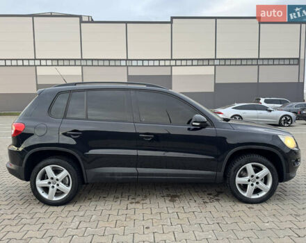 Чорний Фольксваген Тігуан, об'ємом двигуна 2 л та пробігом 290 тис. км за 10200 $, фото 11 на Automoto.ua
