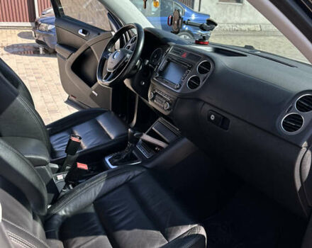 Чорний Фольксваген Тігуан, об'ємом двигуна 2 л та пробігом 270 тис. км за 11500 $, фото 5 на Automoto.ua