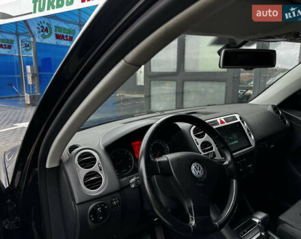 Черный Фольксваген Тигуан, объемом двигателя 1.97 л и пробегом 270 тыс. км за 12200 $, фото 8 на Automoto.ua