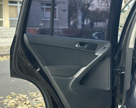 Черный Фольксваген Тигуан, объемом двигателя 2 л и пробегом 360 тыс. км за 5500 $, фото 7 на Automoto.ua