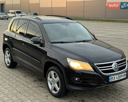 Чорний Фольксваген Тігуан, об'ємом двигуна 2 л та пробігом 290 тис. км за 10200 $, фото 9 на Automoto.ua