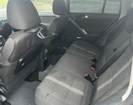 Черный Фольксваген Тигуан, объемом двигателя 2 л и пробегом 353 тыс. км за 6500 $, фото 7 на Automoto.ua