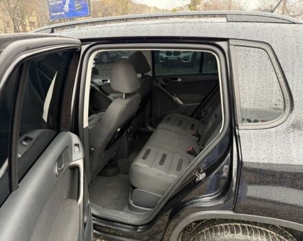 Черный Фольксваген Тигуан, объемом двигателя 2 л и пробегом 269 тыс. км за 10300 $, фото 7 на Automoto.ua