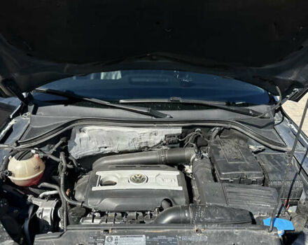 Чорний Фольксваген Тігуан, об'ємом двигуна 2 л та пробігом 270 тис. км за 11500 $, фото 7 на Automoto.ua