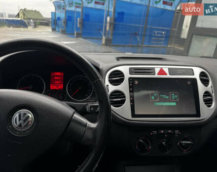 Черный Фольксваген Тигуан, объемом двигателя 1.97 л и пробегом 270 тыс. км за 12200 $, фото 10 на Automoto.ua