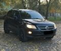 Черный Фольксваген Тигуан, объемом двигателя 2 л и пробегом 360 тыс. км за 5500 $, фото 1 на Automoto.ua