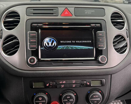 Черный Фольксваген Тигуан, объемом двигателя 1.98 л и пробегом 245 тыс. км за 9400 $, фото 28 на Automoto.ua