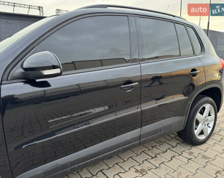 Чорний Фольксваген Тігуан, об'ємом двигуна 2 л та пробігом 290 тис. км за 10200 $, фото 21 на Automoto.ua