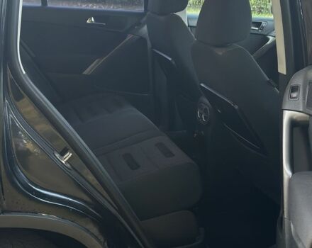 Черный Фольксваген Тигуан, объемом двигателя 2 л и пробегом 360 тыс. км за 5500 $, фото 10 на Automoto.ua