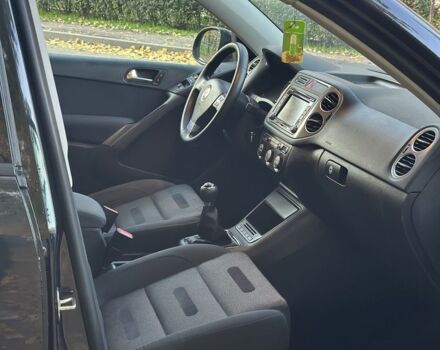 Черный Фольксваген Тигуан, объемом двигателя 2 л и пробегом 360 тыс. км за 5500 $, фото 8 на Automoto.ua