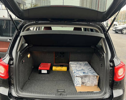 Черный Фольксваген Тигуан, объемом двигателя 1.98 л и пробегом 245 тыс. км за 9400 $, фото 32 на Automoto.ua