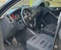 Черный Фольксваген Тигуан, объемом двигателя 2 л и пробегом 360 тыс. км за 5500 $, фото 4 на Automoto.ua