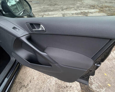 Чорний Фольксваген Тігуан, об'ємом двигуна 2 л та пробігом 157 тис. км за 9300 $, фото 10 на Automoto.ua