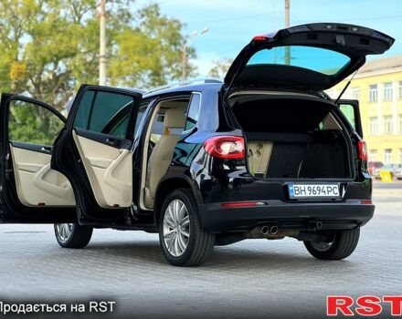 Черный Фольксваген Тигуан, объемом двигателя 2 л и пробегом 283 тыс. км за 9500 $, фото 4 на Automoto.ua