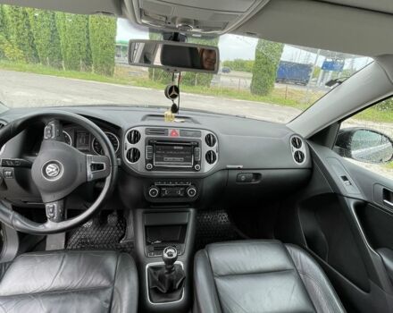 Черный Фольксваген Тигуан, объемом двигателя 2 л и пробегом 209 тыс. км за 12500 $, фото 7 на Automoto.ua