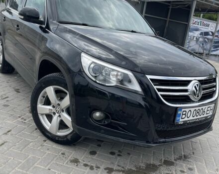 Черный Фольксваген Тигуан, объемом двигателя 2 л и пробегом 209 тыс. км за 12500 $, фото 1 на Automoto.ua