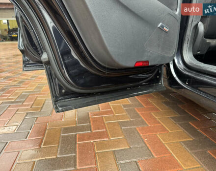 Чорний Фольксваген Тігуан, об'ємом двигуна 2 л та пробігом 285 тис. км за 13500 $, фото 7 на Automoto.ua