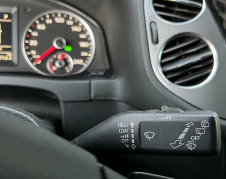 Черный Фольксваген Тигуан, объемом двигателя 1.97 л и пробегом 265 тыс. км за 12300 $, фото 15 на Automoto.ua