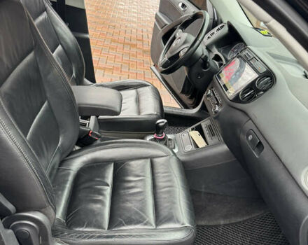 Чорний Фольксваген Тігуан, об'ємом двигуна 2 л та пробігом 285 тис. км за 13500 $, фото 12 на Automoto.ua