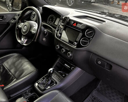 Черный Фольксваген Тигуан, объемом двигателя 2 л и пробегом 225 тыс. км за 9400 $, фото 9 на Automoto.ua