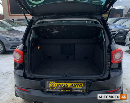 Черный Фольксваген Тигуан, объемом двигателя 2 л и пробегом 253 тыс. км за 10500 $, фото 20 на Automoto.ua