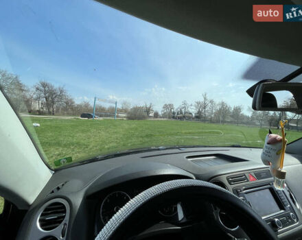Чорний Фольксваген Тігуан, об'ємом двигуна 2 л та пробігом 260 тис. км за 13000 $, фото 17 на Automoto.ua