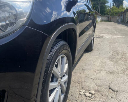 Черный Фольксваген Тигуан, объемом двигателя 2 л и пробегом 158 тыс. км за 10800 $, фото 3 на Automoto.ua