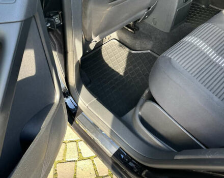 Чорний Фольксваген Тігуан, об'ємом двигуна 2 л та пробігом 170 тис. км за 13900 $, фото 14 на Automoto.ua