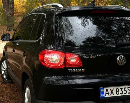 Черный Фольксваген Тигуан, объемом двигателя 2 л и пробегом 274 тыс. км за 10000 $, фото 5 на Automoto.ua