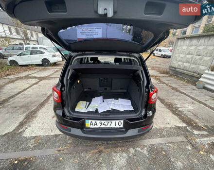 Чорний Фольксваген Тігуан, об'ємом двигуна 2 л та пробігом 157 тис. км за 9300 $, фото 20 на Automoto.ua