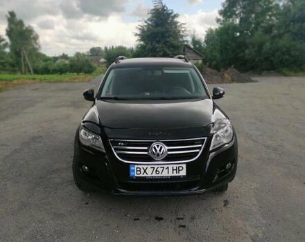 Черный Фольксваген Тигуан, объемом двигателя 2 л и пробегом 269 тыс. км за 12300 $, фото 1 на Automoto.ua