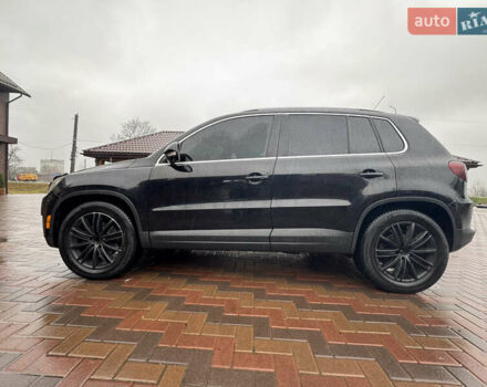Чорний Фольксваген Тігуан, об'ємом двигуна 2 л та пробігом 285 тис. км за 13500 $, фото 3 на Automoto.ua