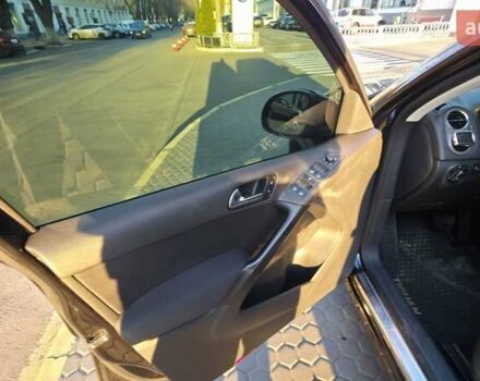 Чорний Фольксваген Тігуан, об'ємом двигуна 1.97 л та пробігом 148 тис. км за 13500 $, фото 11 на Automoto.ua