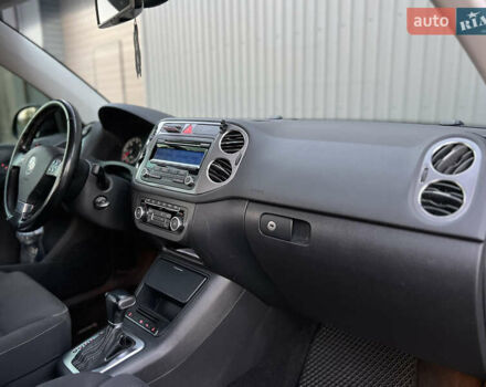 Черный Фольксваген Тигуан, объемом двигателя 1.97 л и пробегом 265 тыс. км за 12300 $, фото 34 на Automoto.ua