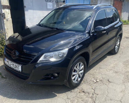 Черный Фольксваген Тигуан, объемом двигателя 2 л и пробегом 158 тыс. км за 10800 $, фото 2 на Automoto.ua