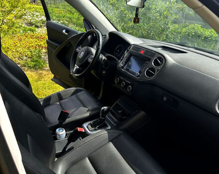 Чорний Фольксваген Тігуан, об'ємом двигуна 2 л та пробігом 309 тис. км за 8700 $, фото 5 на Automoto.ua