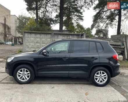 Чорний Фольксваген Тігуан, об'ємом двигуна 2 л та пробігом 157 тис. км за 9300 $, фото 3 на Automoto.ua