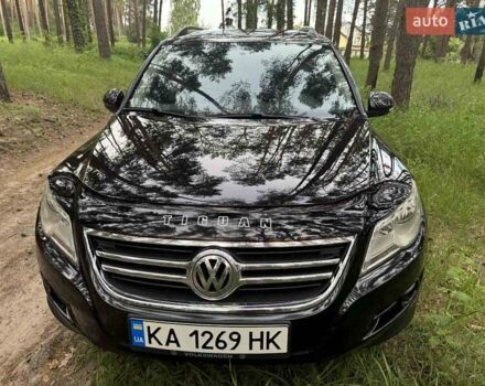 Черный Фольксваген Тигуан, объемом двигателя 1.97 л и пробегом 210 тыс. км за 11500 $, фото 2 на Automoto.ua