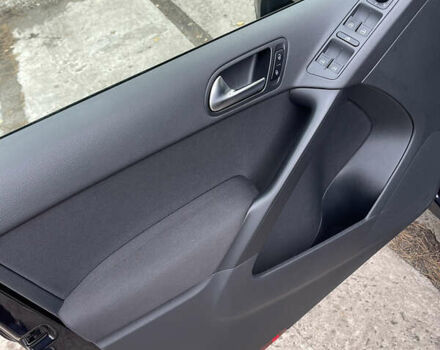 Чорний Фольксваген Тігуан, об'ємом двигуна 2 л та пробігом 157 тис. км за 9300 $, фото 15 на Automoto.ua