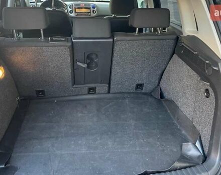 Черный Фольксваген Тигуан, объемом двигателя 2 л и пробегом 223 тыс. км за 10450 $, фото 5 на Automoto.ua