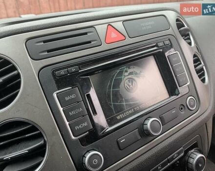 Чорний Фольксваген Тігуан, об'ємом двигуна 2 л та пробігом 199 тис. км за 10700 $, фото 13 на Automoto.ua