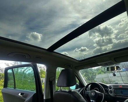 Чорний Фольксваген Тігуан, об'ємом двигуна 2 л та пробігом 309 тис. км за 8700 $, фото 6 на Automoto.ua