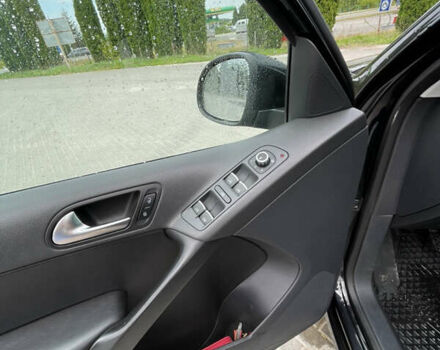 Черный Фольксваген Тигуан, объемом двигателя 1.97 л и пробегом 209 тыс. км за 12500 $, фото 12 на Automoto.ua