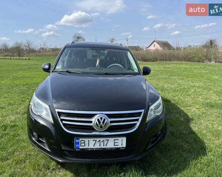 Чорний Фольксваген Тігуан, об'ємом двигуна 2 л та пробігом 260 тис. км за 13000 $, фото 5 на Automoto.ua