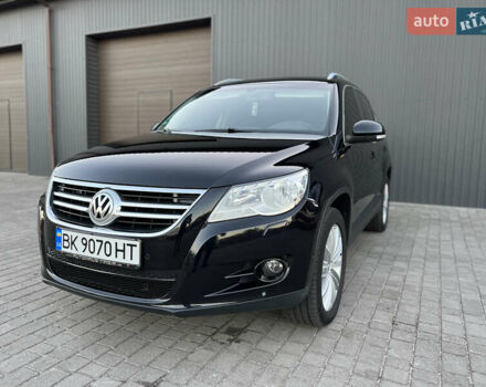 Черный Фольксваген Тигуан, объемом двигателя 1.97 л и пробегом 265 тыс. км за 12300 $, фото 1 на Automoto.ua